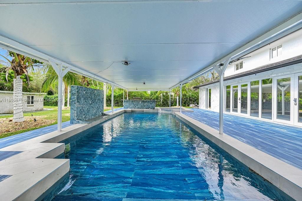 Interior, Pool, Sun Room