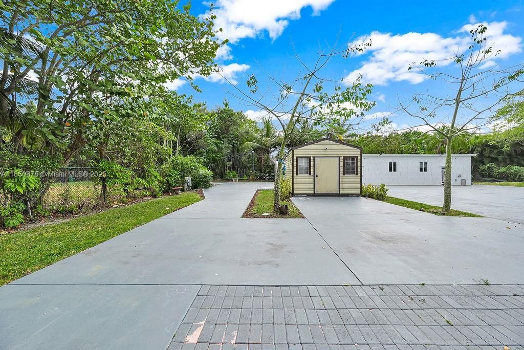 Backyard, Detached Garage, Exterior