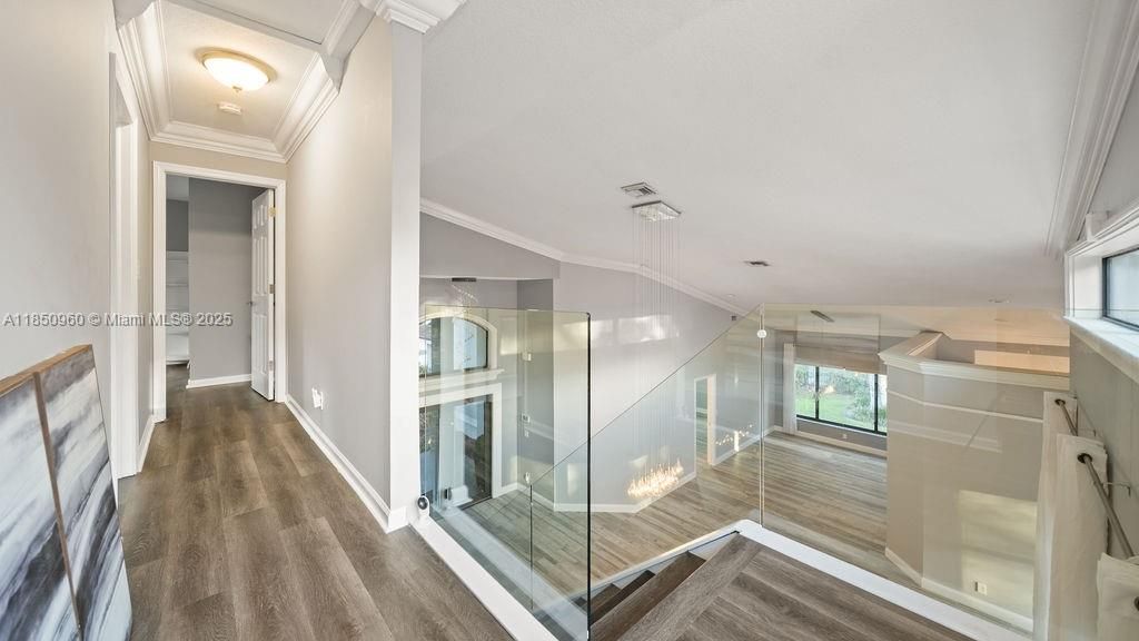 Interior, Pendant Lights, Wood Texture Flooring