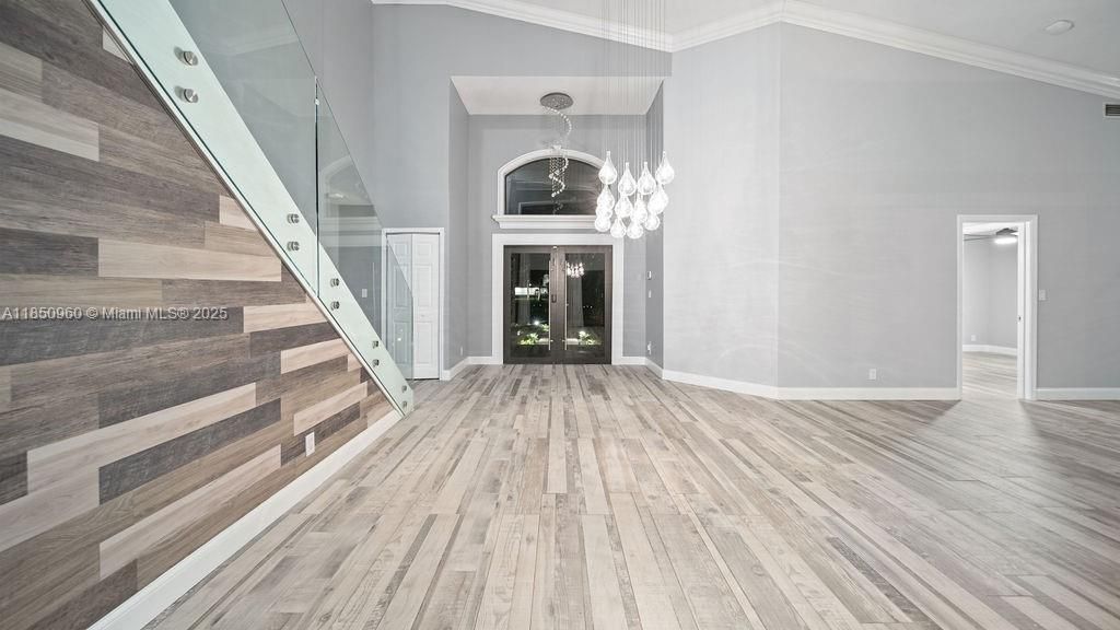 Interior, Pendant Lights, Wood Texture Flooring