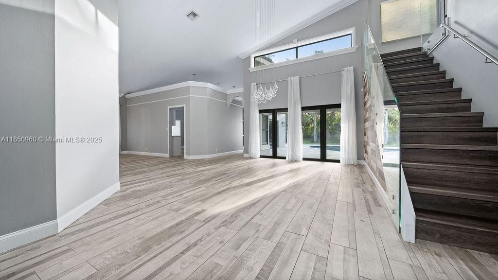 Interior, Pendant Lights, Wood Texture Flooring