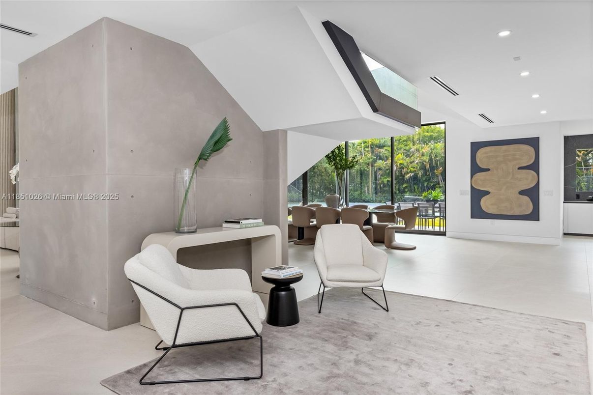 Dining room, Interior, Recessed Lighting