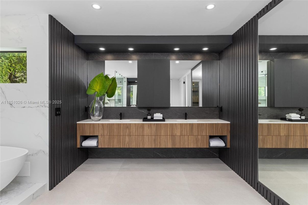 Bathroom, Dual Sink Vanities, Free Standing Baths, Interior, Recessed Lighting