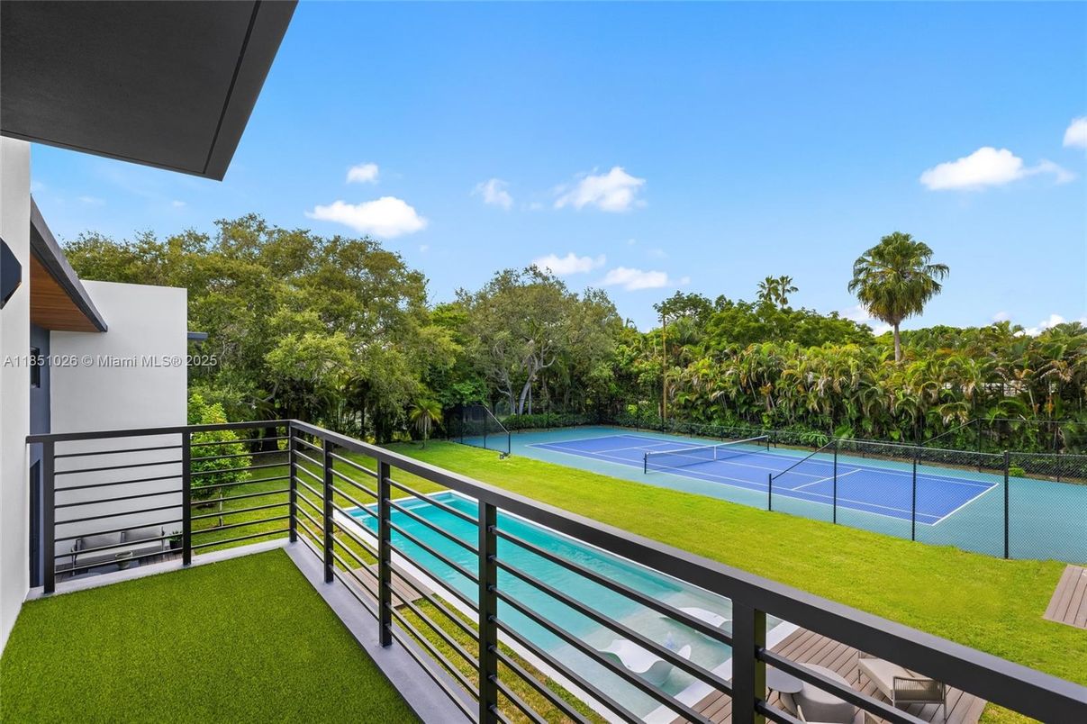 Exterior, Tennis Courts