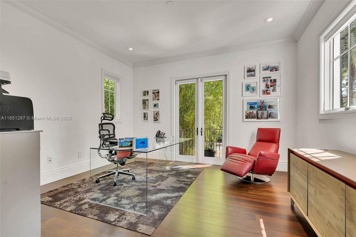 Home Office, Interior, Recessed Lighting, Wood Texture Flooring