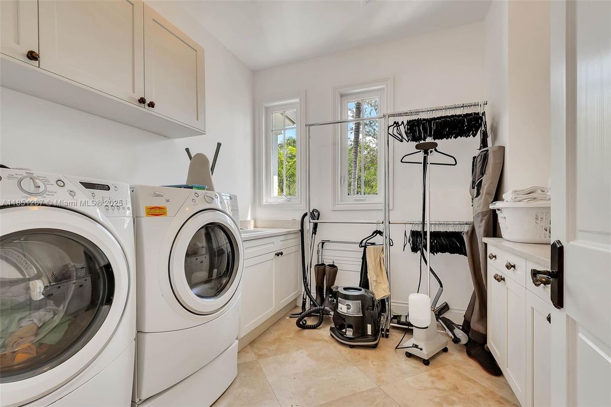Interior, Washer