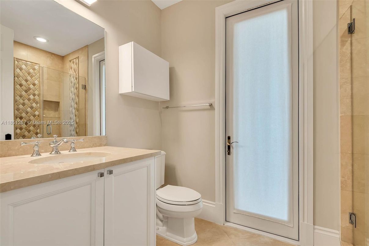 Bathroom, Interior, Recessed Lighting