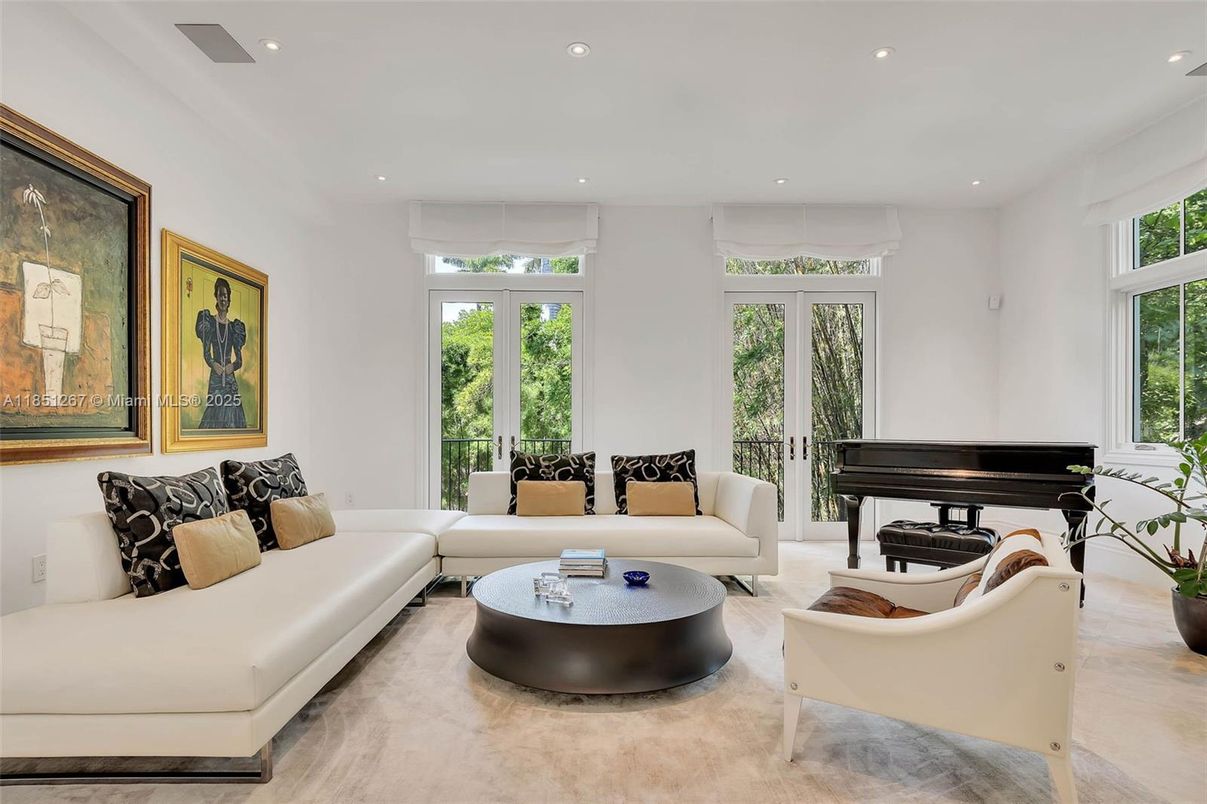Interior, Living room, Piano, Recessed Lighting