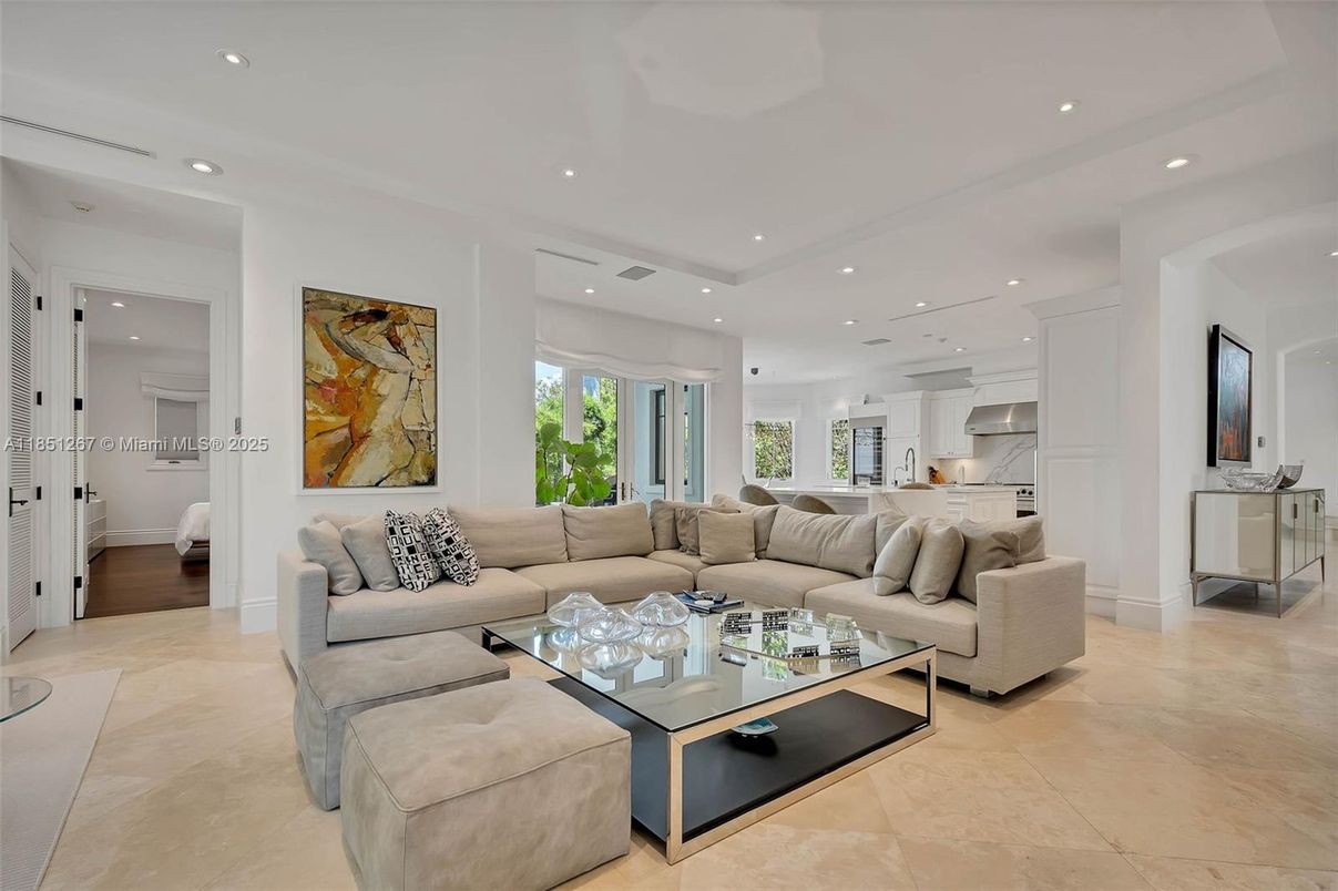 Interior, Kitchen, Living room, Recessed Lighting, Stainless Steel Appliances