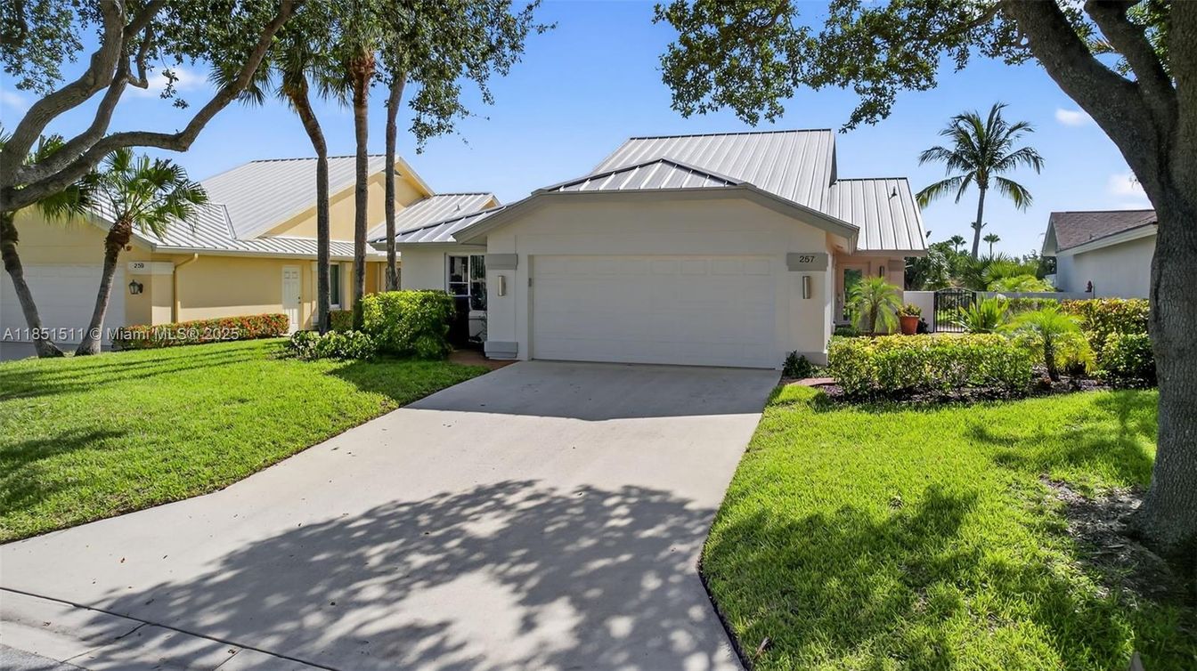 Backyard, Detached Garage, Exterior
