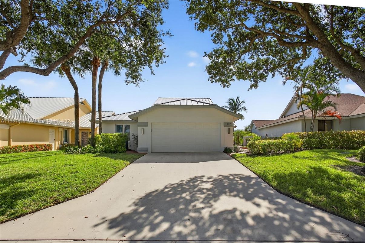 Backyard, Detached Garage, Exterior