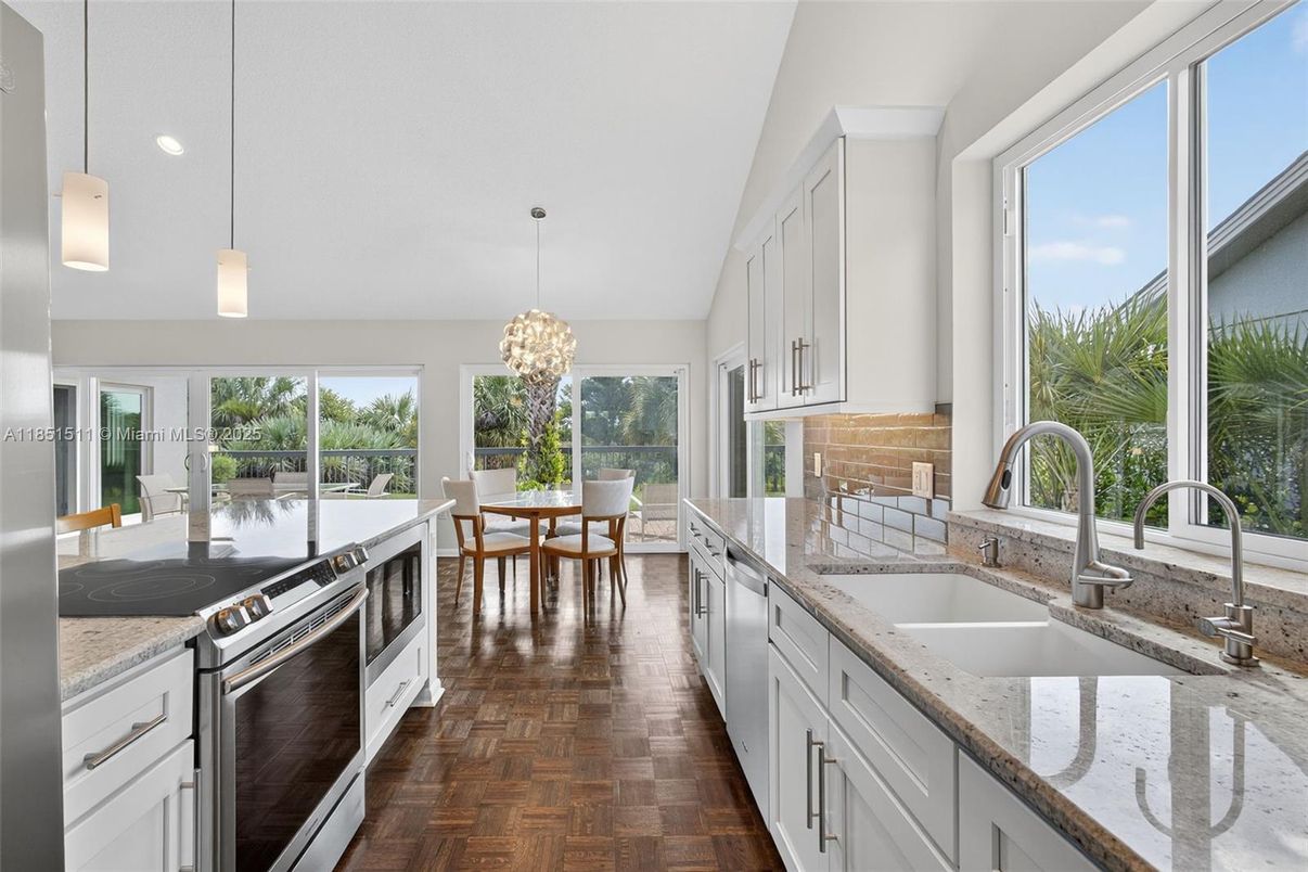 Dining room, Interior, Kitchen, Pendant Lights, Recessed Lighting, Wood Texture Flooring