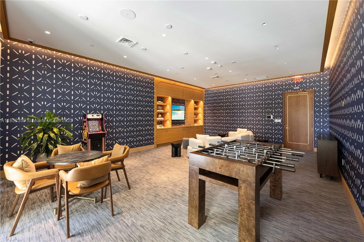 Dining room, Game Room, Interior, Recessed Lighting