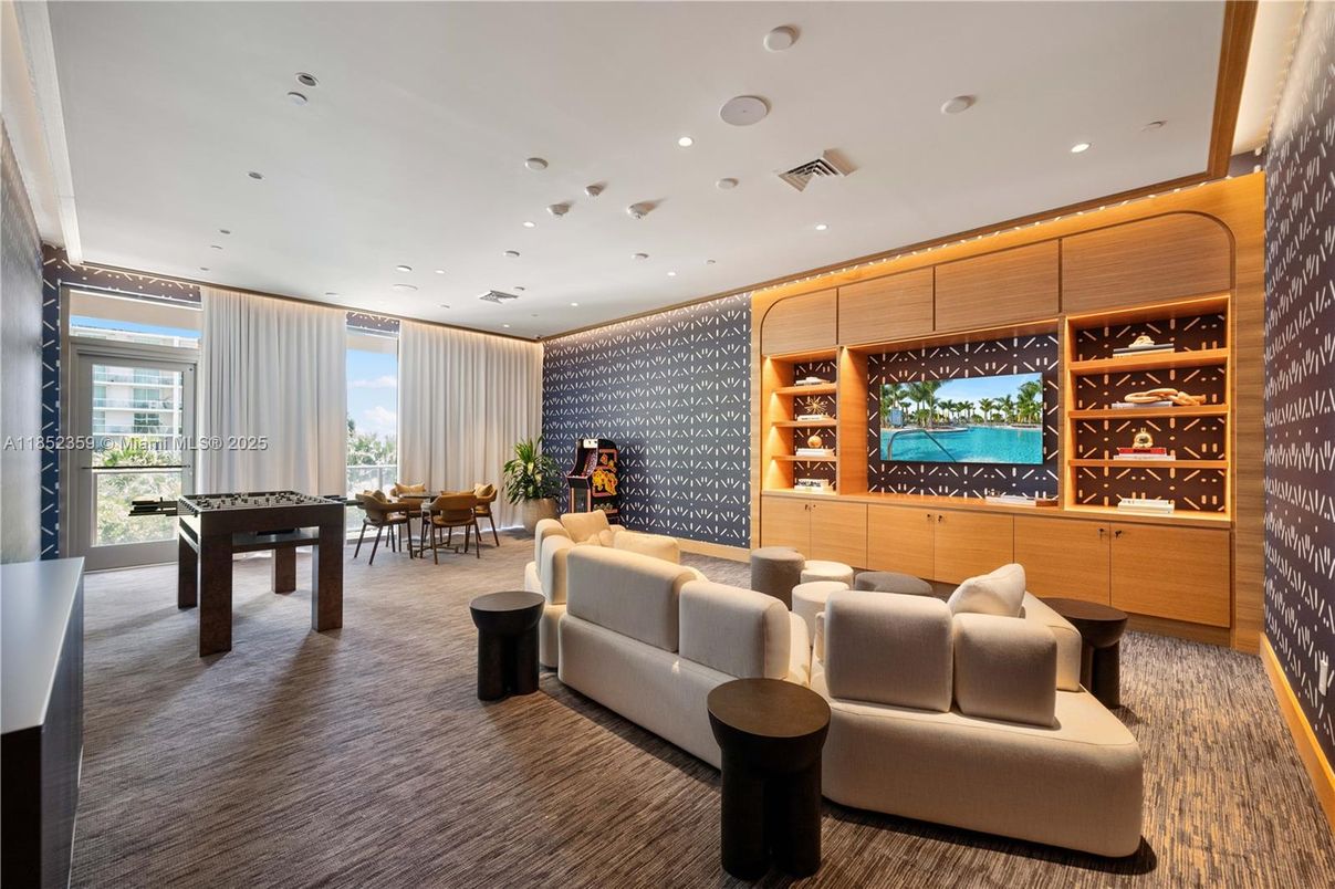 Billiard Table, Game Room, Interior, Living room, Recessed Lighting