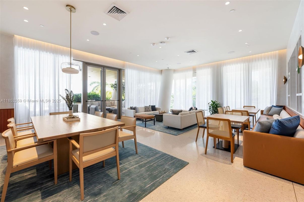 Dining room, Interior, Living room, Pendant Lights, Recessed Lighting