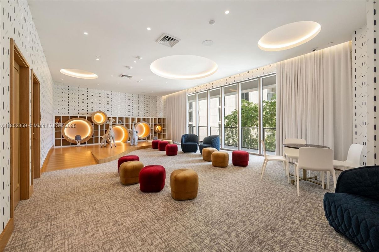 Dining room, Interior, Living room, Recessed Lighting, Wood Texture Flooring