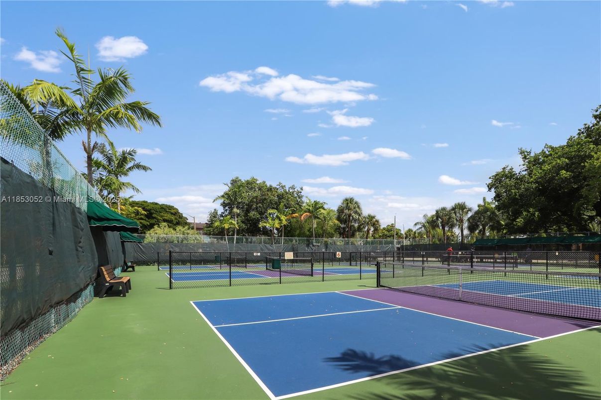 Exterior, Tennis Courts