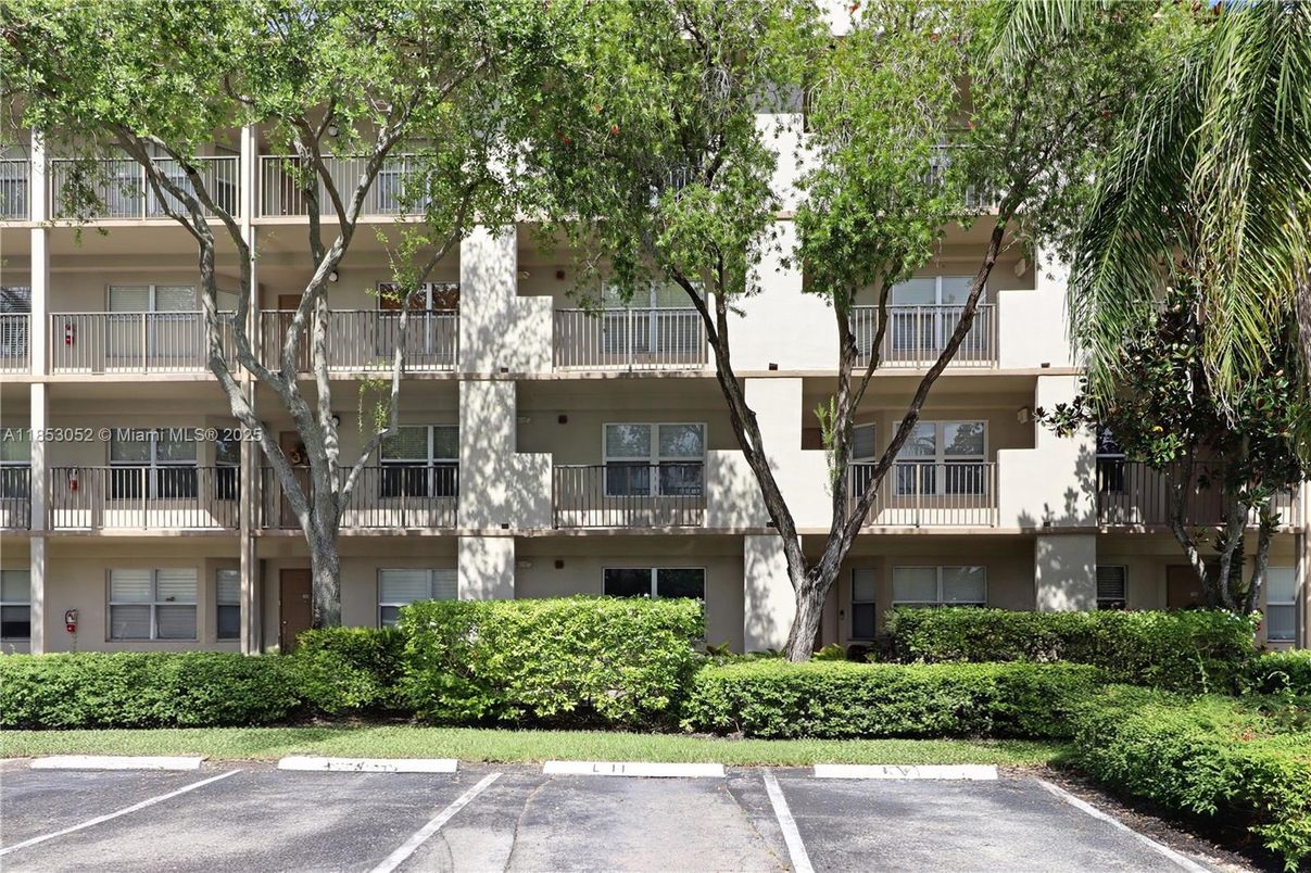 Exterior, Facade, Condo Building