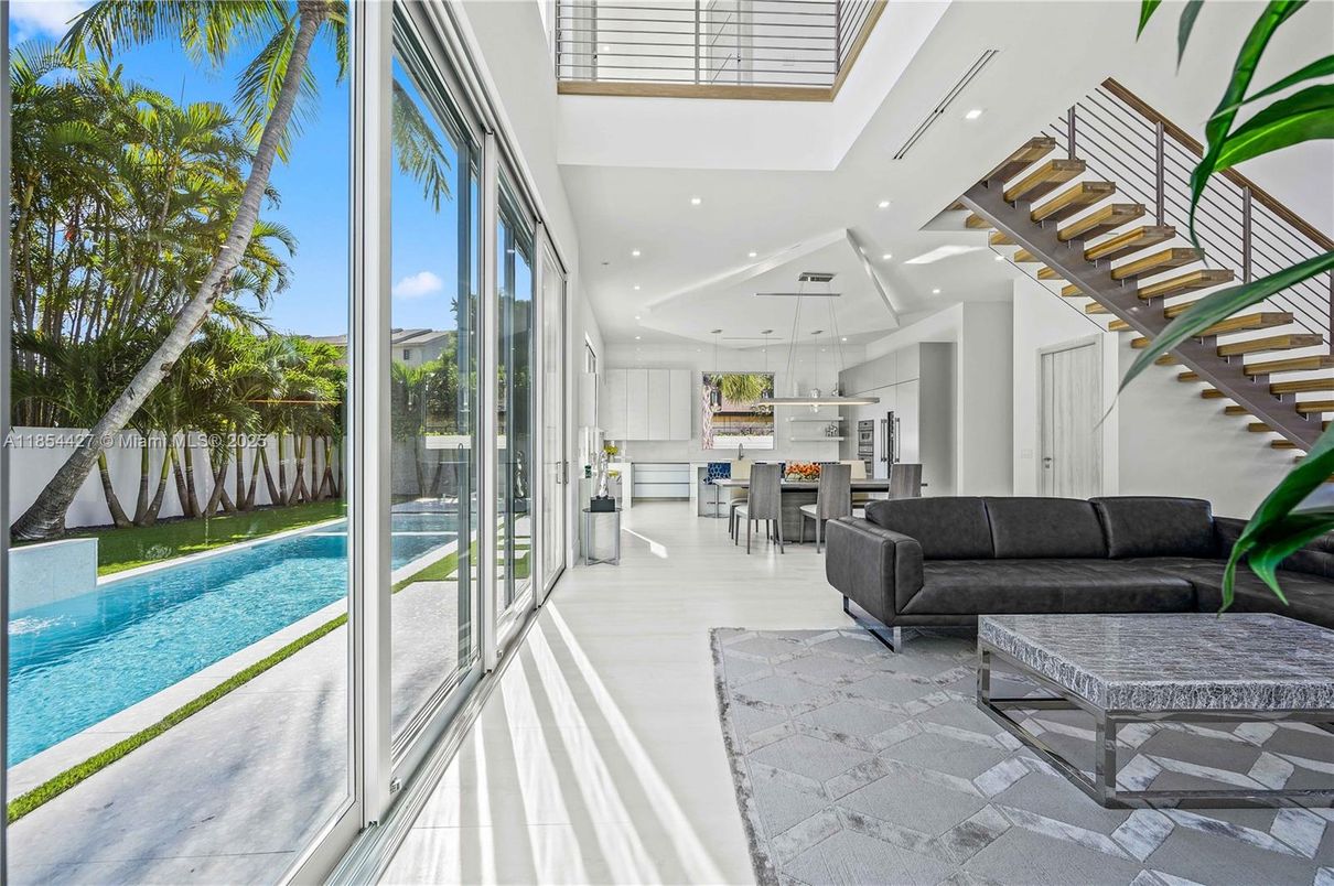 Dining room, Glass Ceilings, Interior, Kitchen, Living room, Pendant Lights, Recessed Lighting, Stainless Steel Appliances