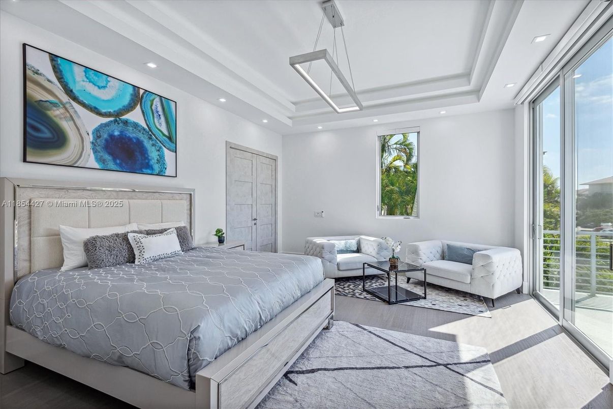 Bedroom, Interior, Pendant Lights, Recessed Lighting, Wood Texture Flooring