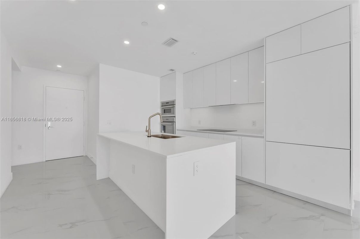 Interior, Kitchen, Marble, Recessed Lighting