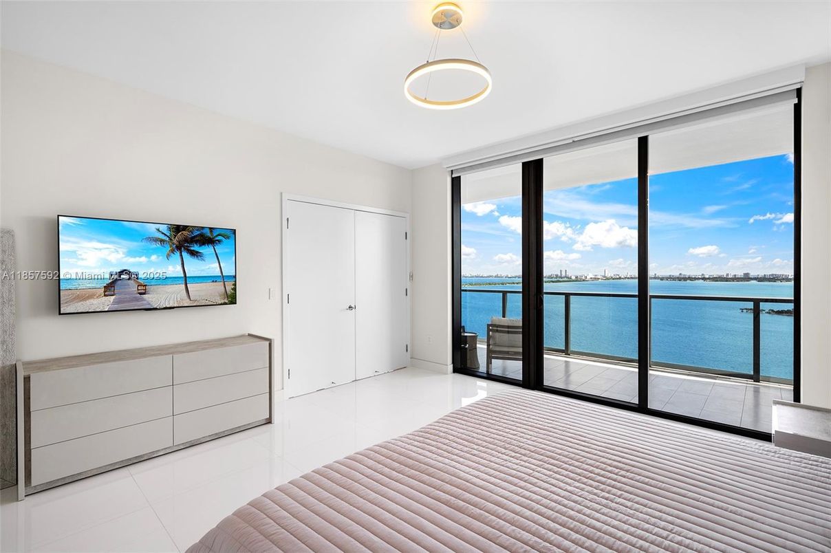 Bedroom, Interior, Pendant Lights, Water