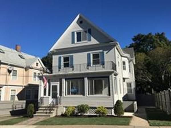 Exterior, Facade, Queen Anne Victorian