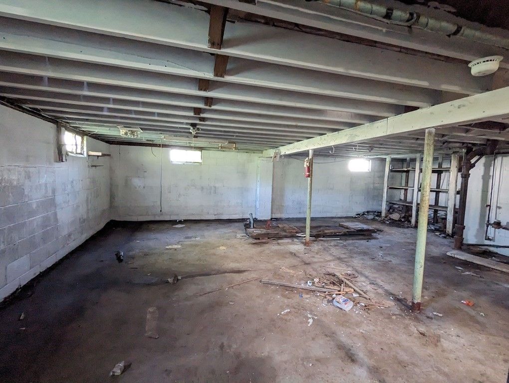 Interior, Wooden Beams