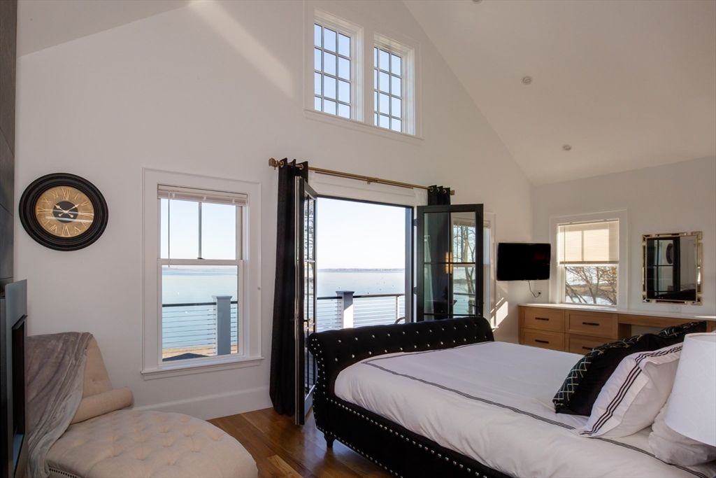 Bedroom, Interior, Water, Wood Texture Flooring