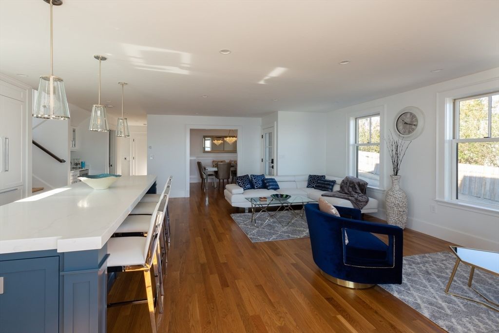 Dining room, Interior, Living room, Pendant Lights, Recessed Lighting, Wood Texture Flooring