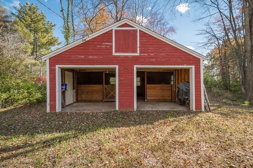 Detached Garage, Exterior