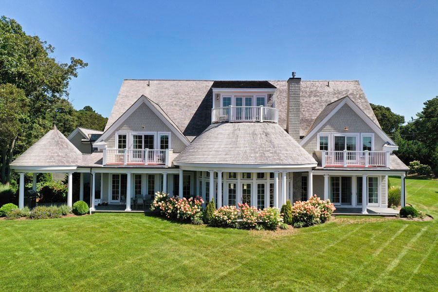 Exterior, Facade, Farmhouse
