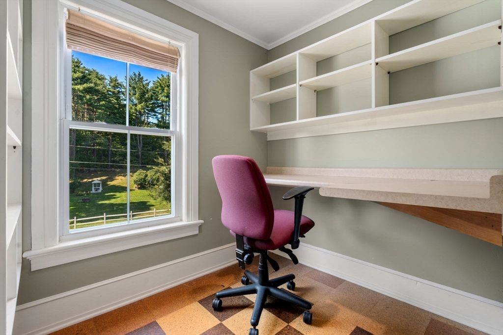 Home Office, Interior