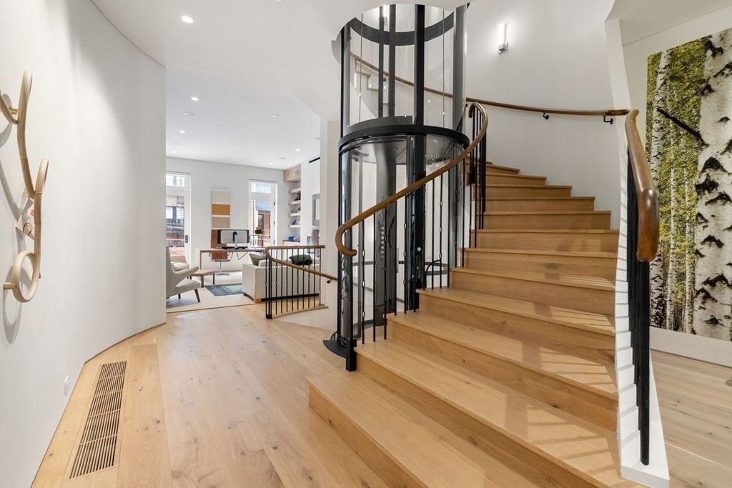 Interior, Recessed Lighting, Wood Texture Flooring