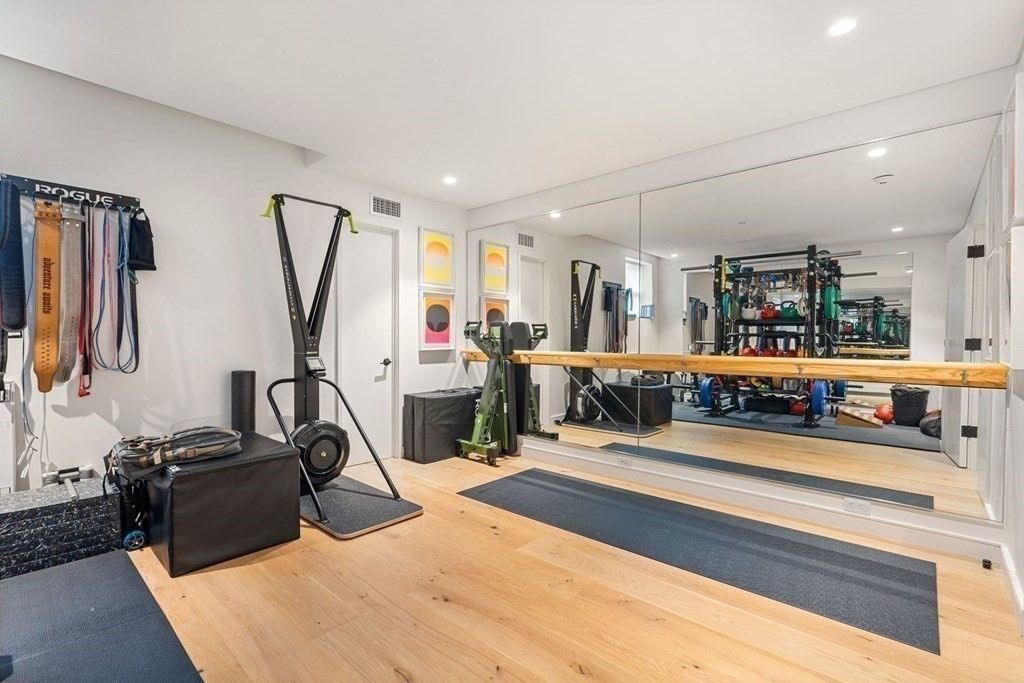 Fitness Equipment, Interior, Recessed Lighting, Wood Texture Flooring