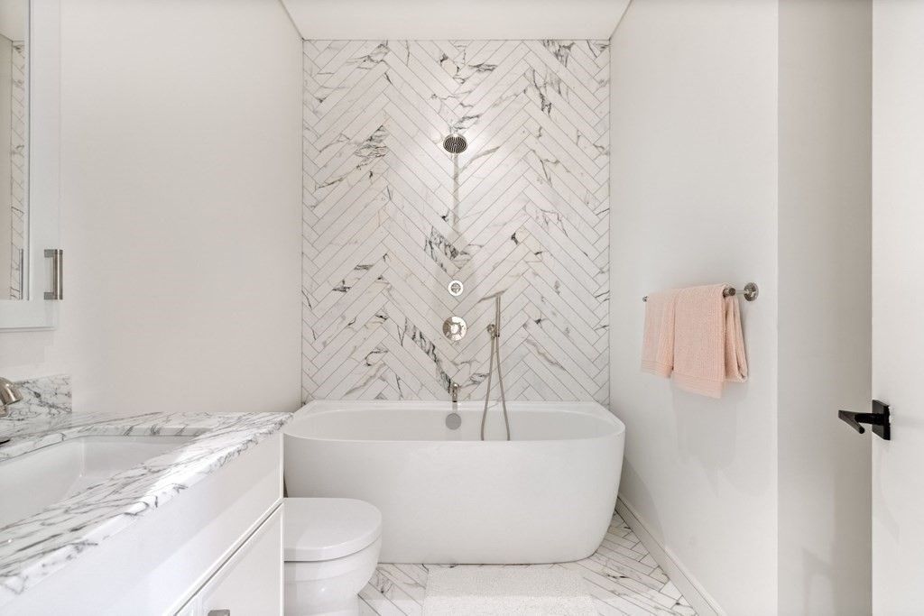 Bathroom, Free Standing Baths, Interior, Marble, Marble Walls