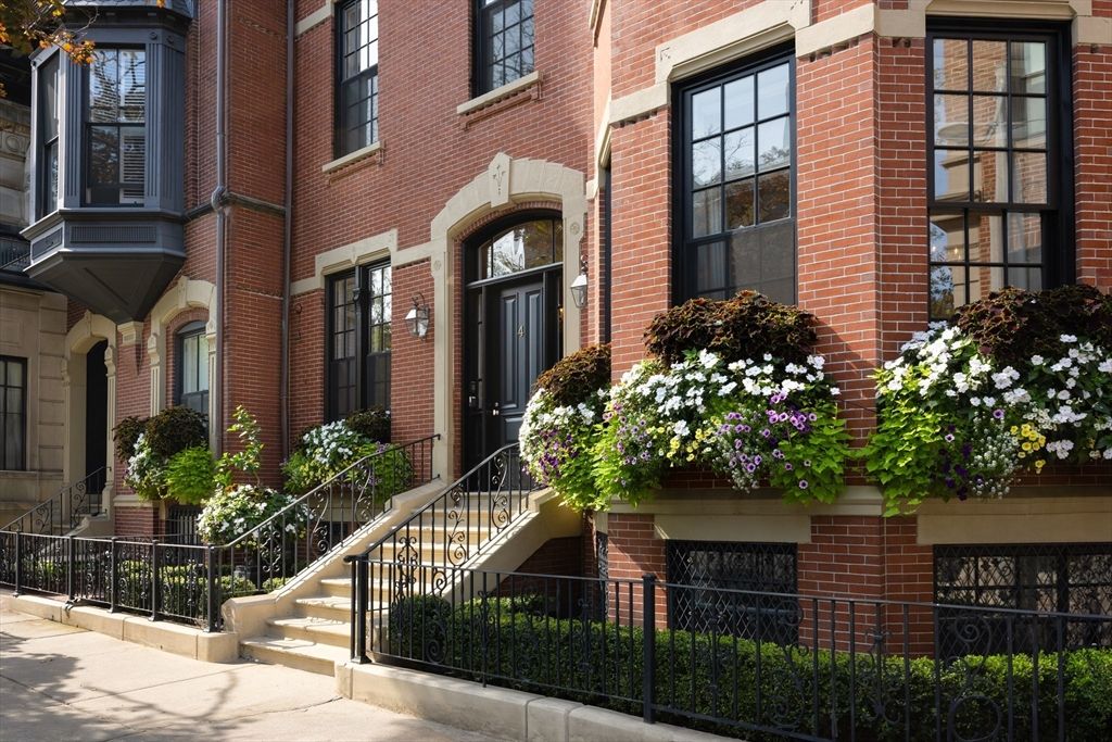 Exterior, Facade, Brick Facade, Rowhouse