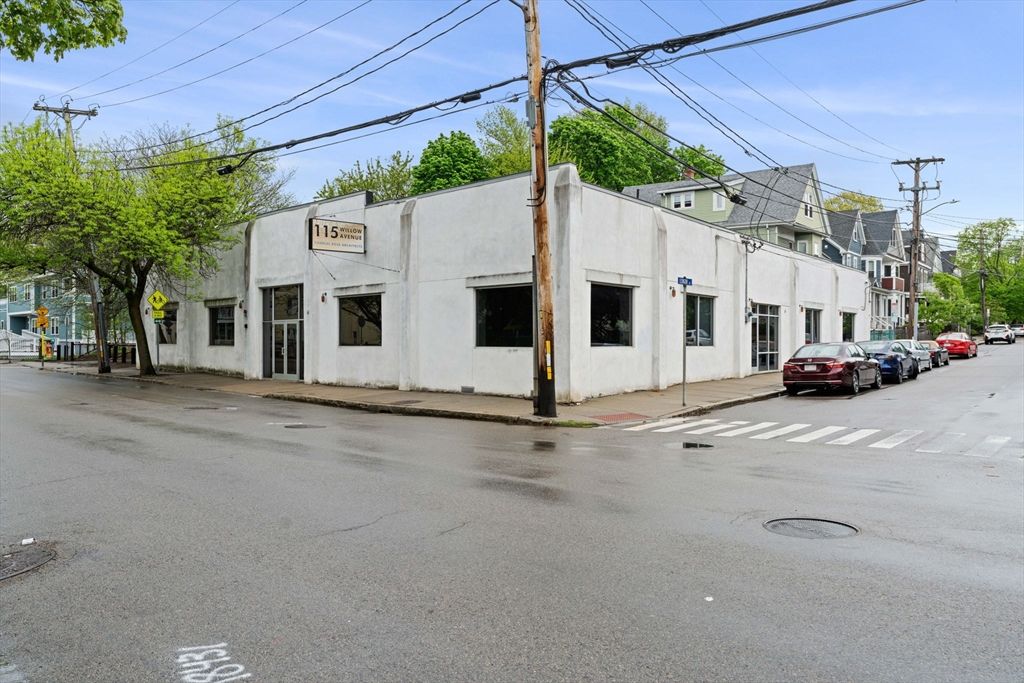 Exterior, Facade, None