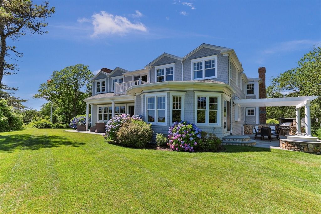 Backyard, Exterior, Facade, Queen Anne Victorian