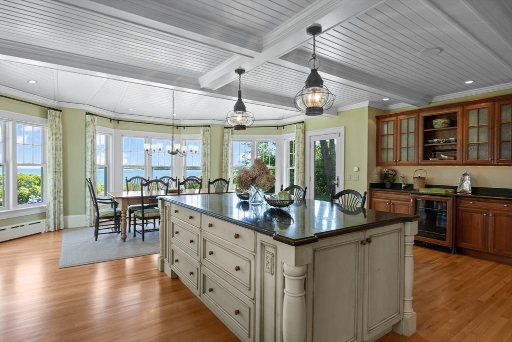 Chandelier, Dining room, Interior, Kitchen, Pendant Lights, Recessed Lighting, Wood Texture Flooring
