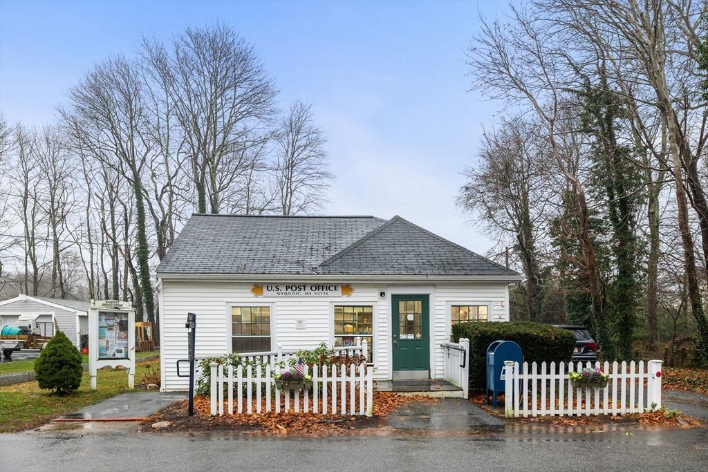 Backyard, Exterior, Facade, Cape Cod