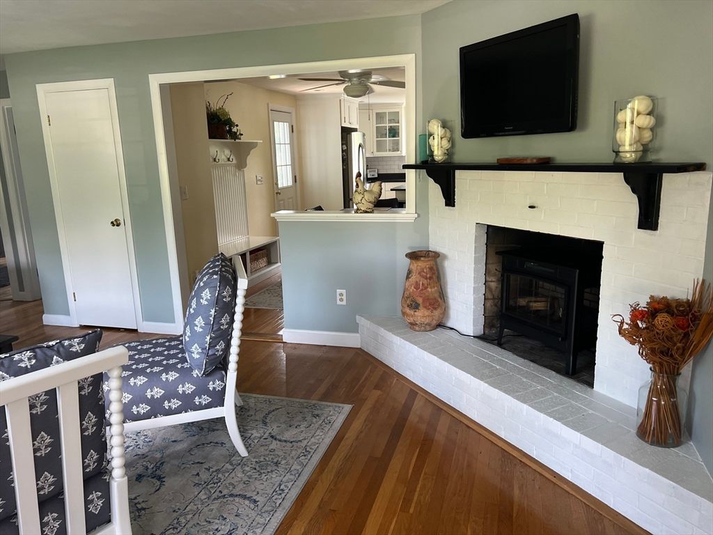 Fireplace, Interior, Kitchen, Wood Texture Flooring