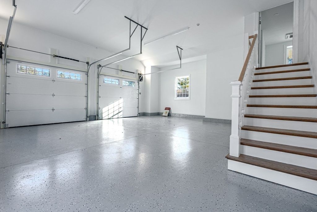 Garage, Interior