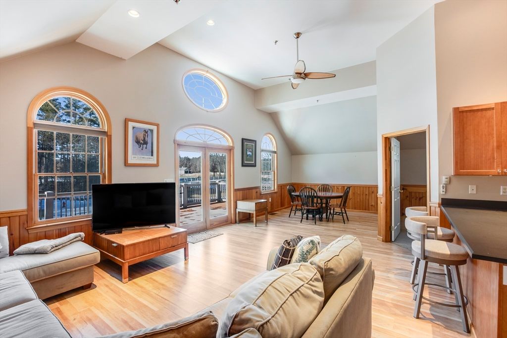 Dining room, Interior, Living room, Recessed Lighting, Wood Texture Flooring
