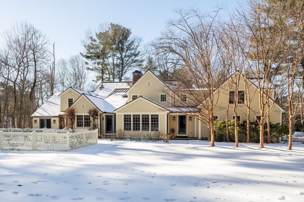 Backyard, Exterior, Facade, Farmhouse