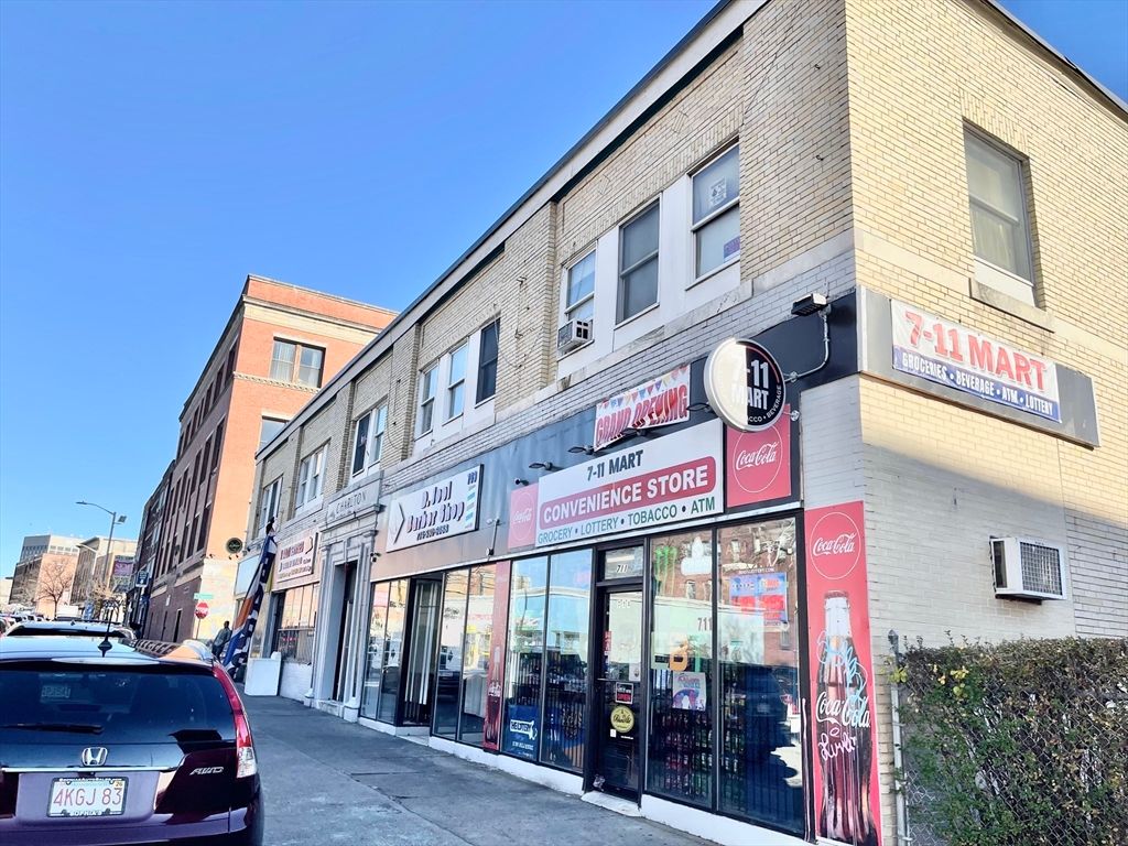 Exterior, Facade, None