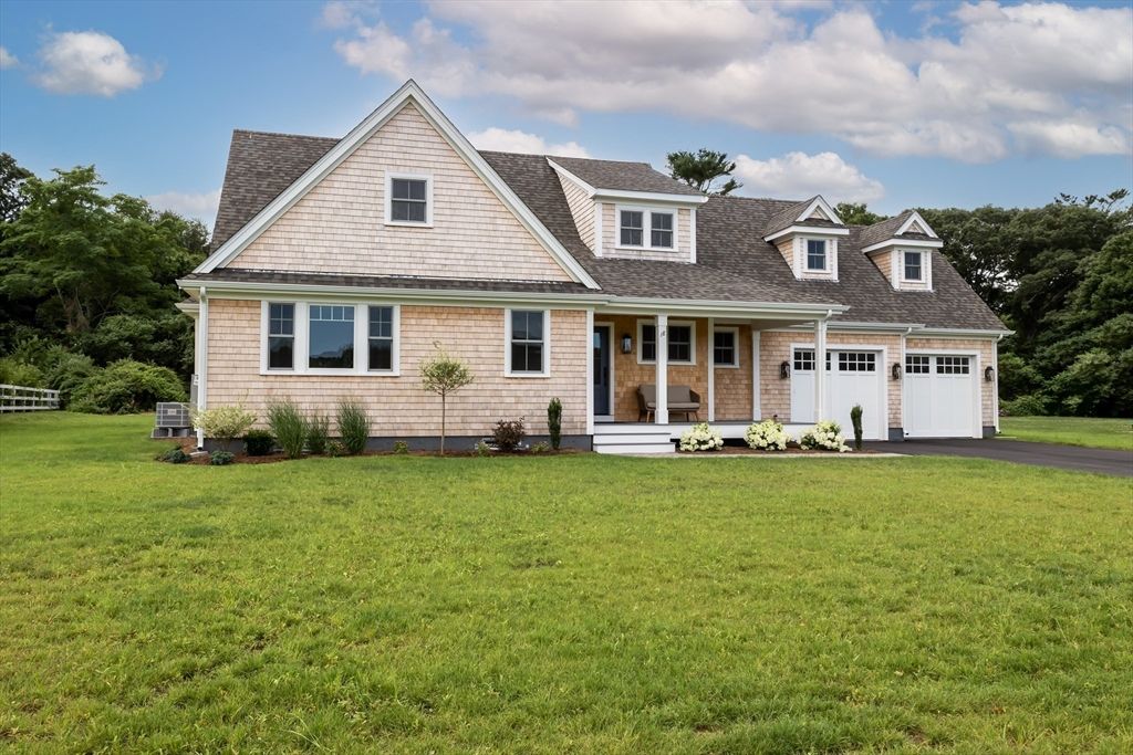 Exterior, Facade, Cape Cod