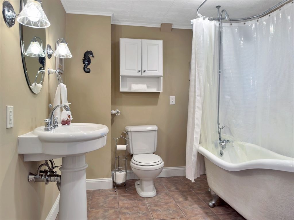 Bathroom, Free Standing Baths, Interior