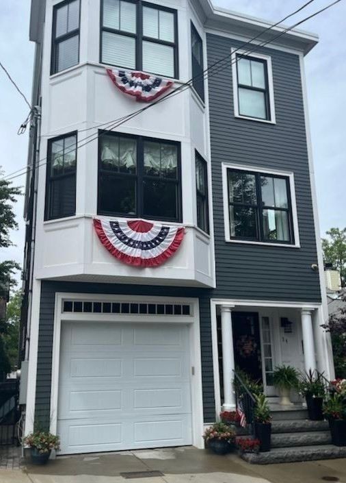 Attached, Exterior, Facade, Rowhouse