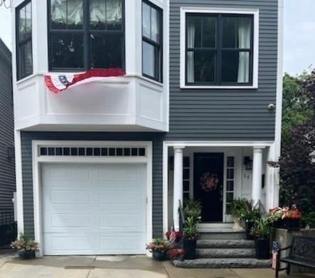 Attached, Exterior, Facade, Rowhouse